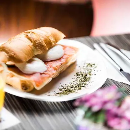 波18号酒店 酒店 3*